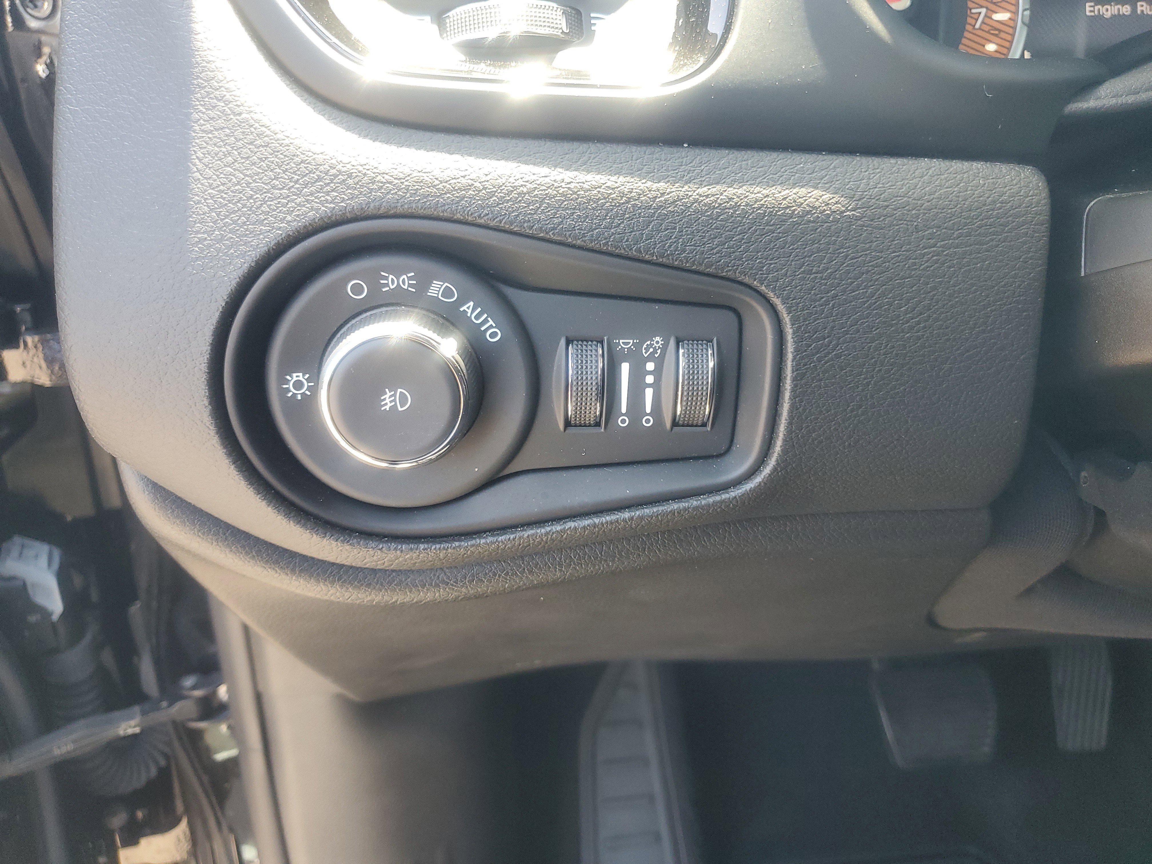 Used 2022 Jeep Renegade Altitude AWD/4WD image 22
