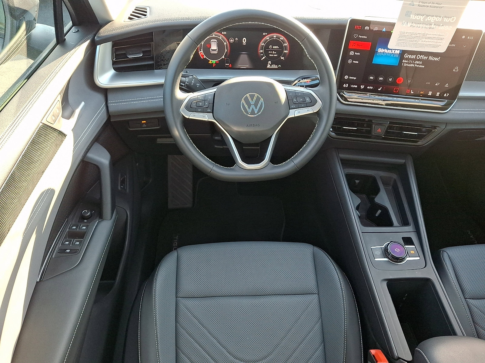 Certified 2025 Volkswagen Tiguan SE image 11