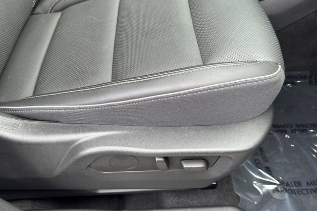 Used 2023 Buick Envision Essence AWD/4WD image 23
