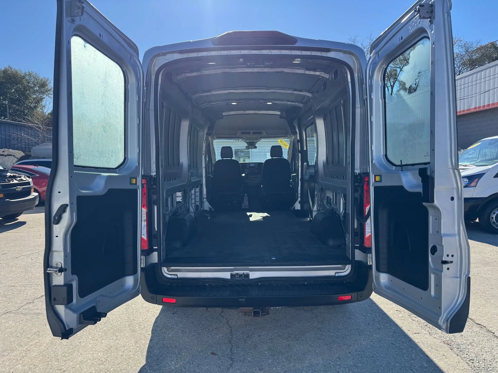 Used 2020 Ford Transit 250 Medium Roof AWD image 27