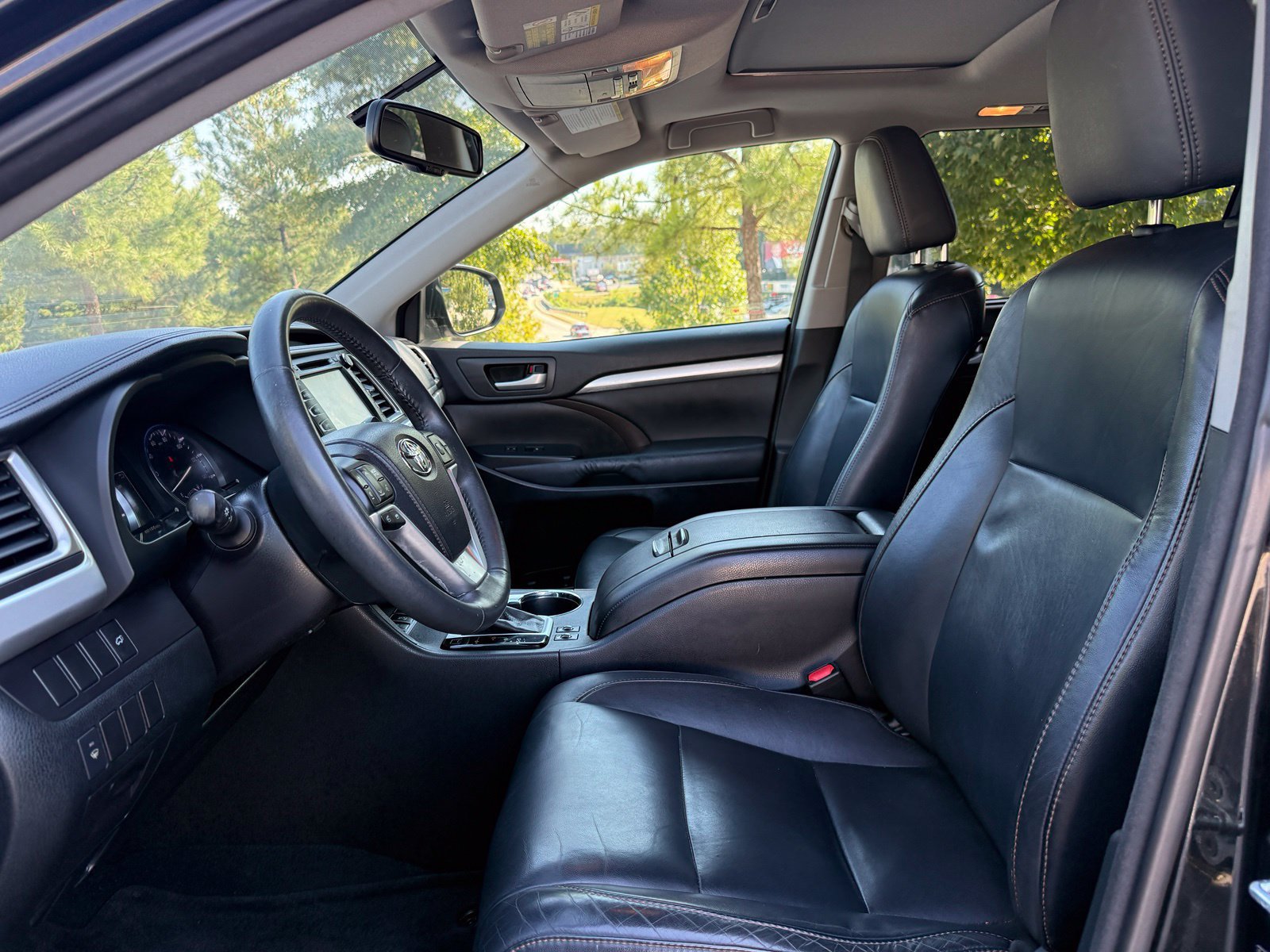 Used 2015 Toyota Highlander XLE AWD/4WD image 35