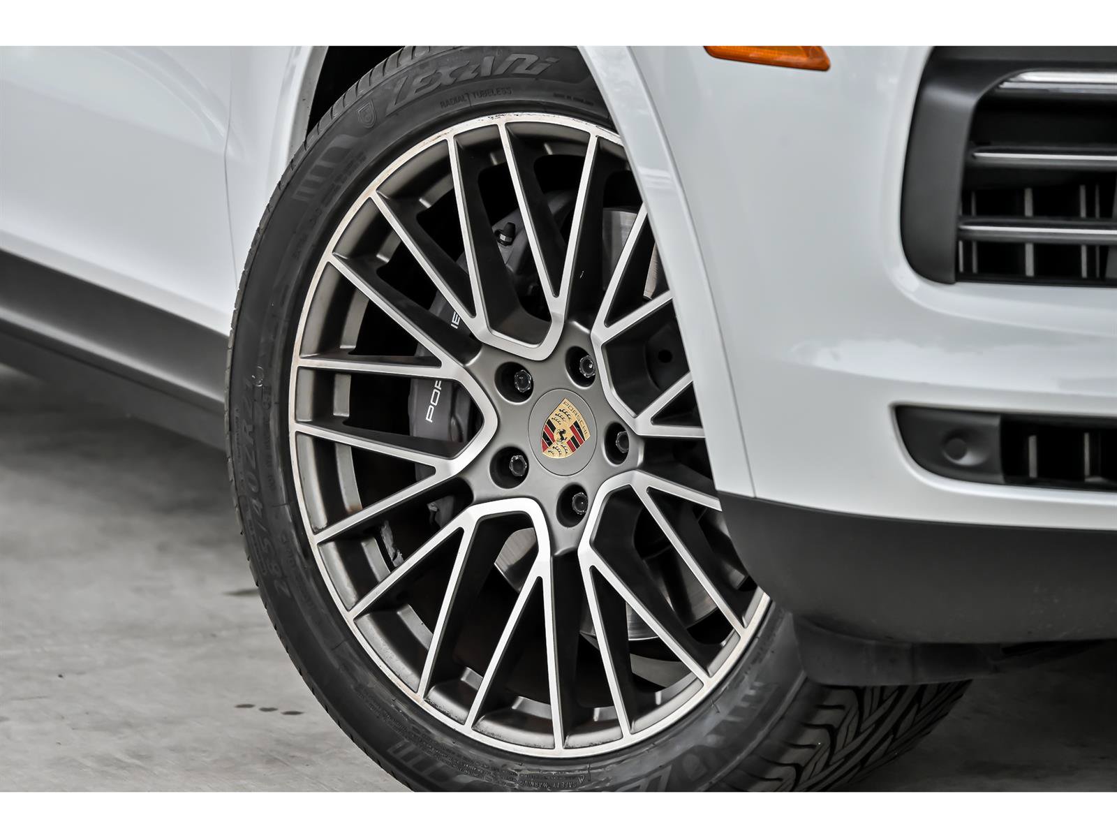 Used 2023 Porsche Cayenne Platinum Edition AWD/4WD video 3