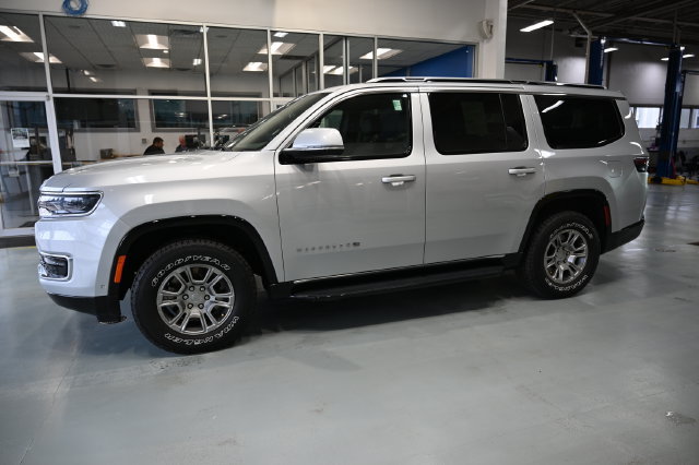 Used 2022 Jeep Wagoneer Series I AWD/4WD image 9