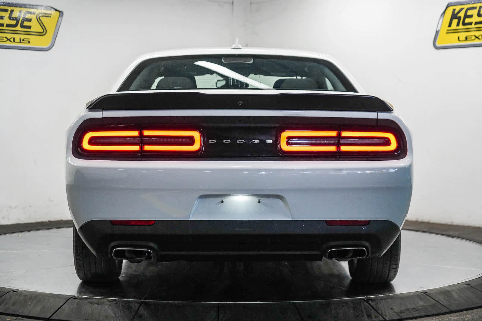 Used 2023 Dodge Challenger SXT RWD image 7