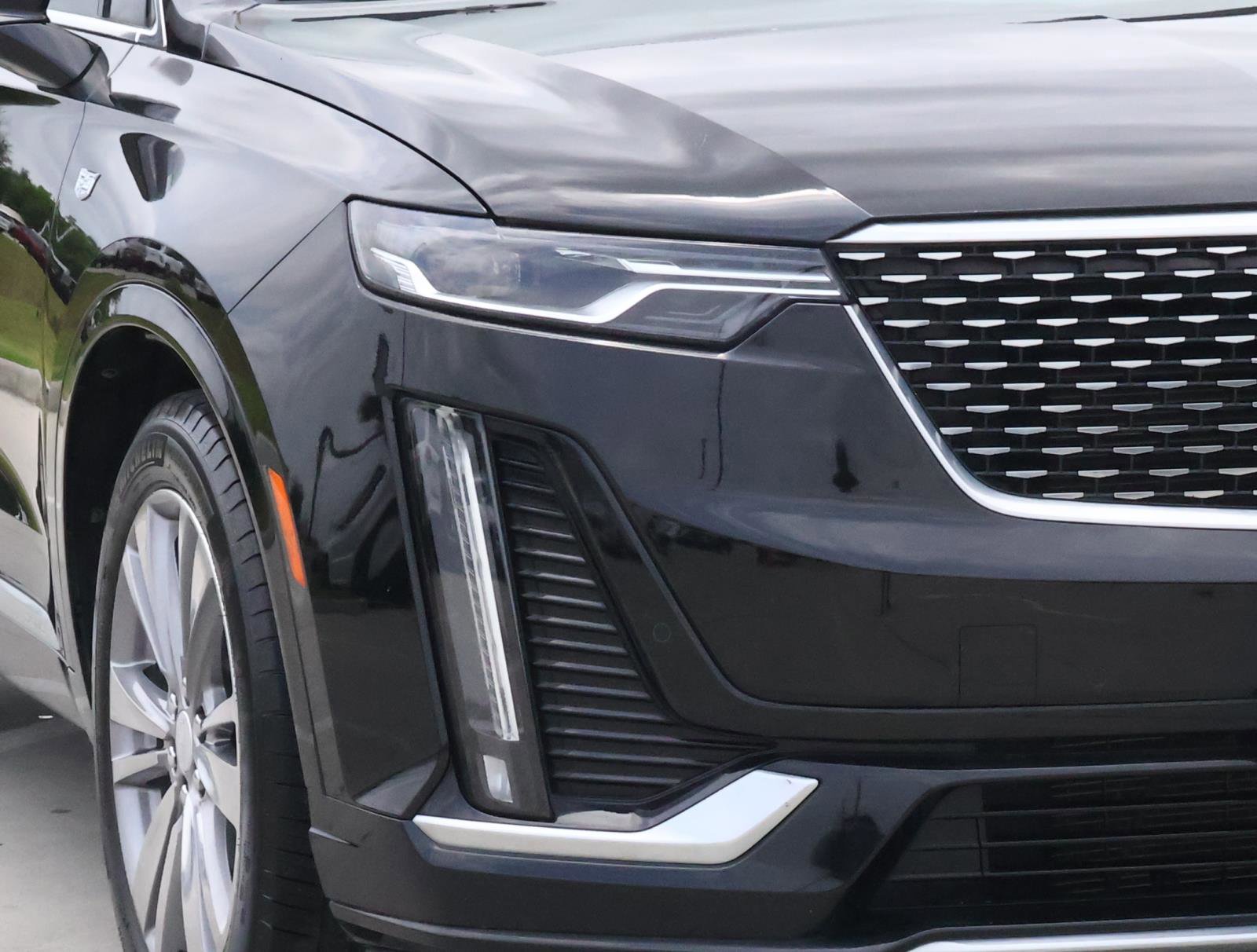 Used 2024 Cadillac XT6 Premium Luxury FWD image 9