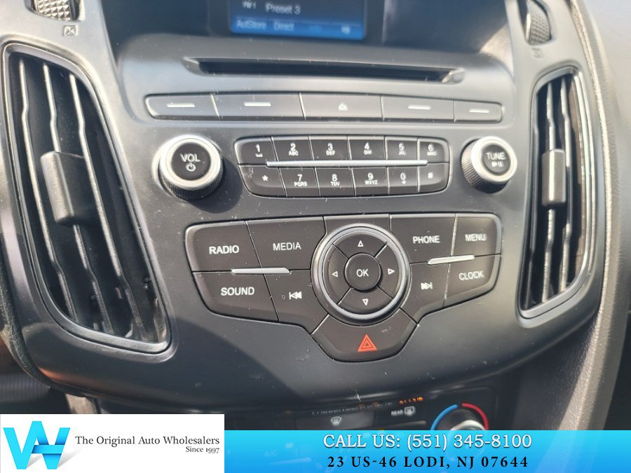Used 2016 Ford Focus SE FWD image 21