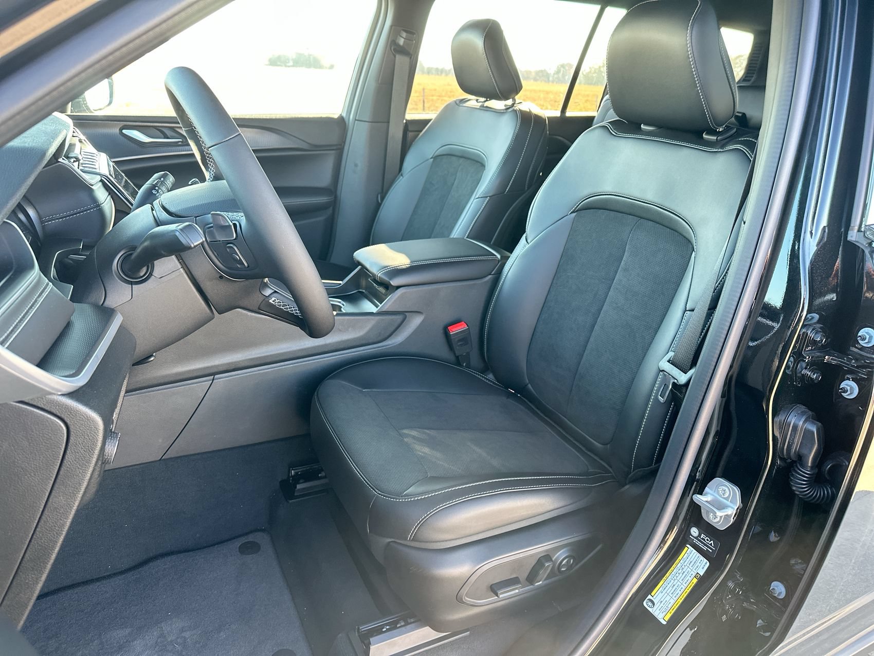 New 2025 Jeep Grand Cherokee L Altitude RWD image 11