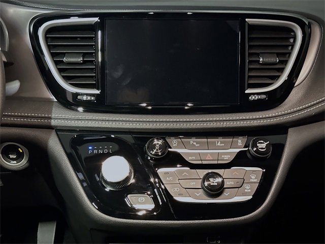New 2026 Chrysler Pacifica Select image 8