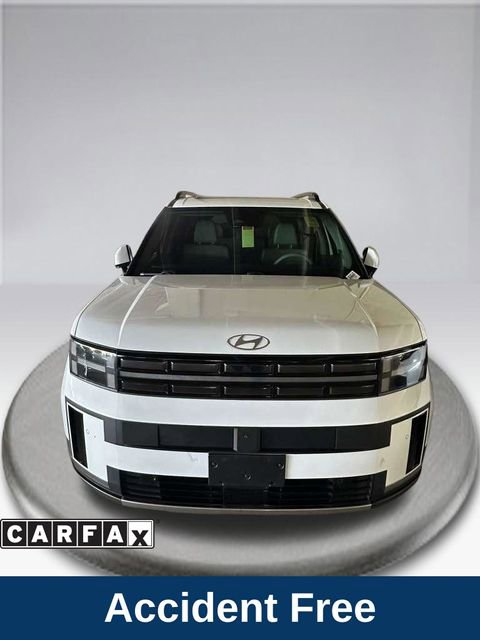 Used 2024 Hyundai Santa Fe Limited FWD image 2