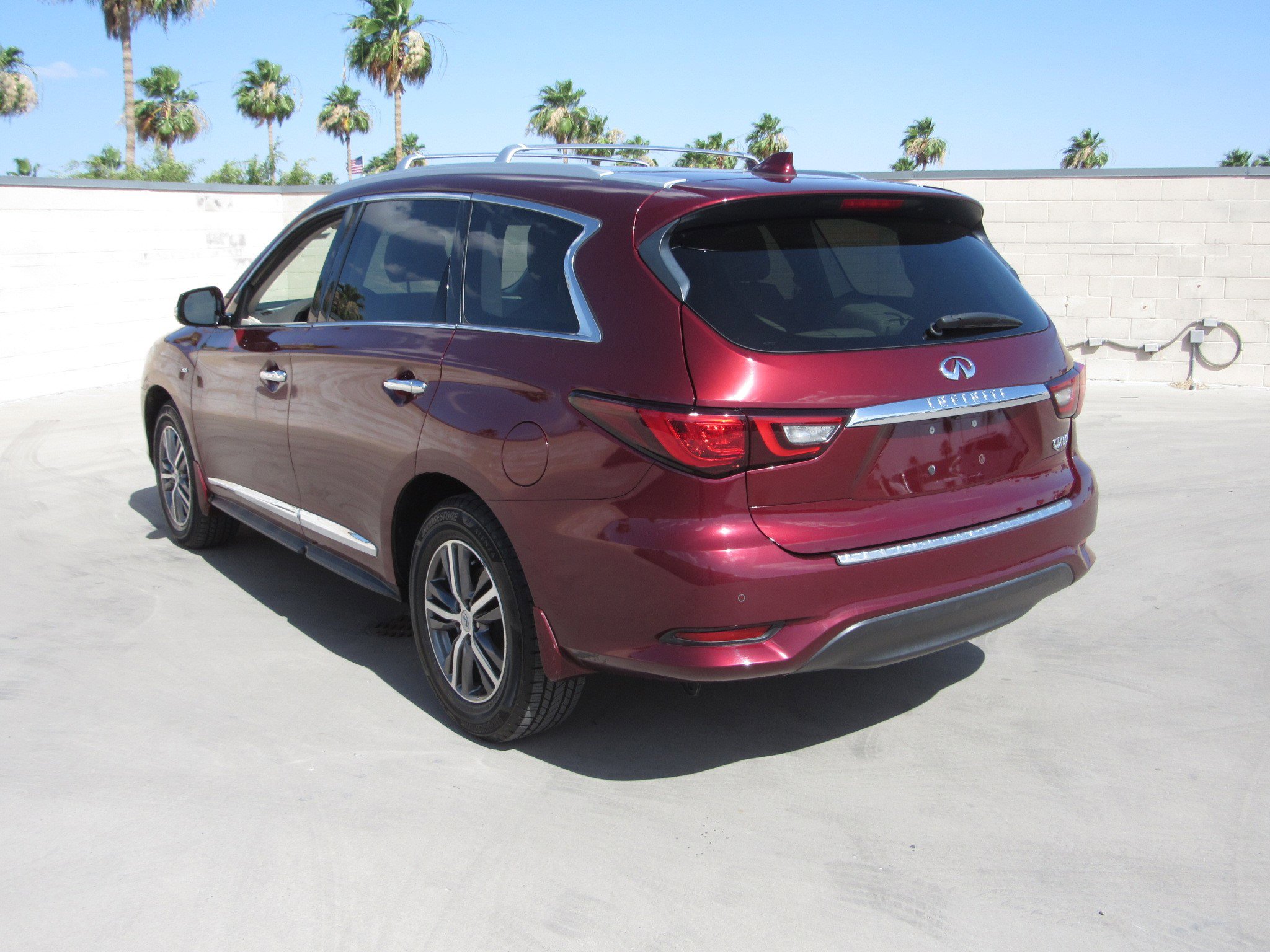 Used 2020 INFINITI QX60 Luxe w/ Essential Package FWD image 6