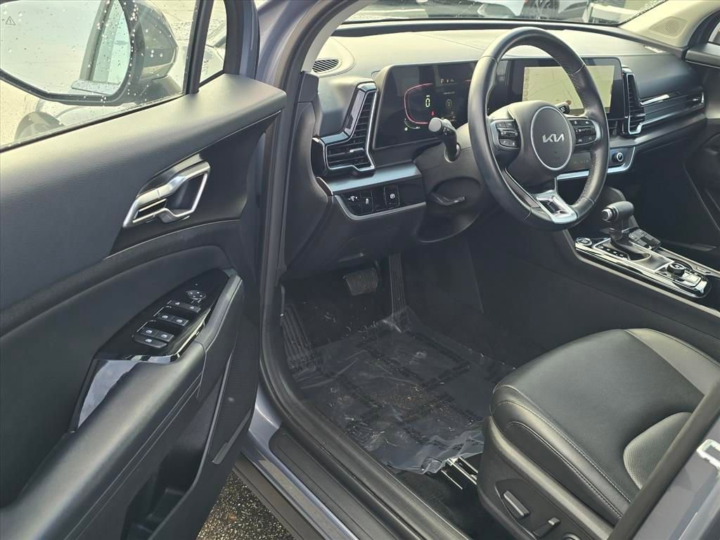 Used 2023 Kia Sportage EX image 7
