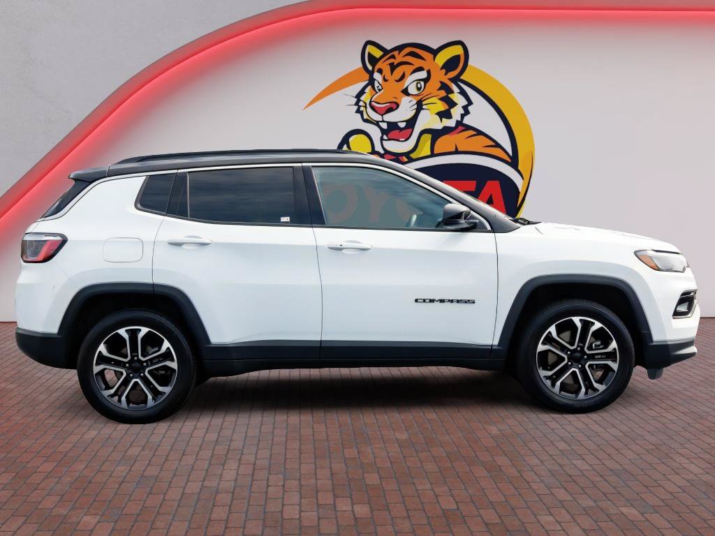 Used 2024 Jeep Compass Limited AWD/4WD image 4