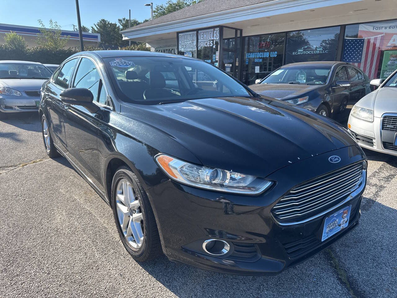 Used 2014 Ford Fusion SE w/ Equipment Group 202A FWD image 10