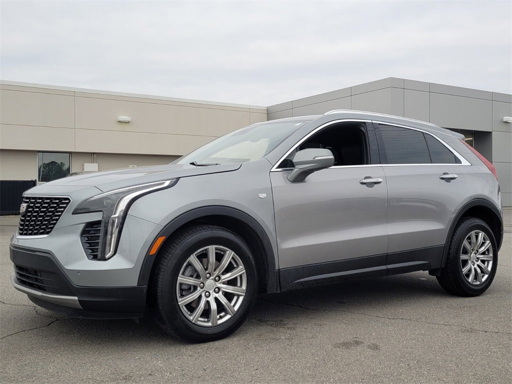 Used 2023 Cadillac XT4 Premium Luxury image 4