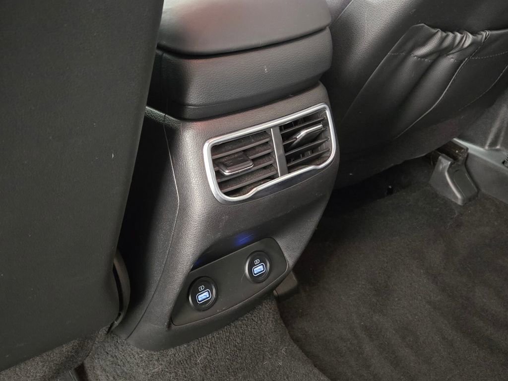 Used 2022 Hyundai Santa Fe SEL w/ Cargo Package image 17