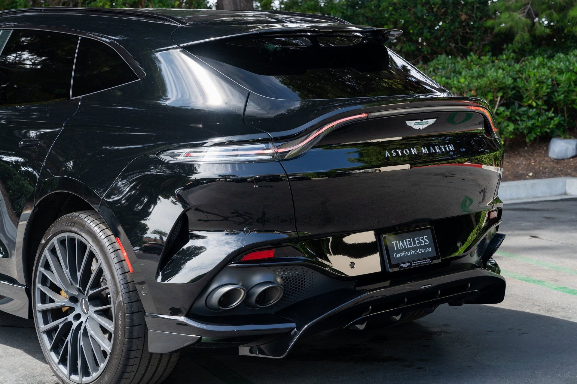 Used 2025 Aston Martin DBX 707 AWD/4WD image 24