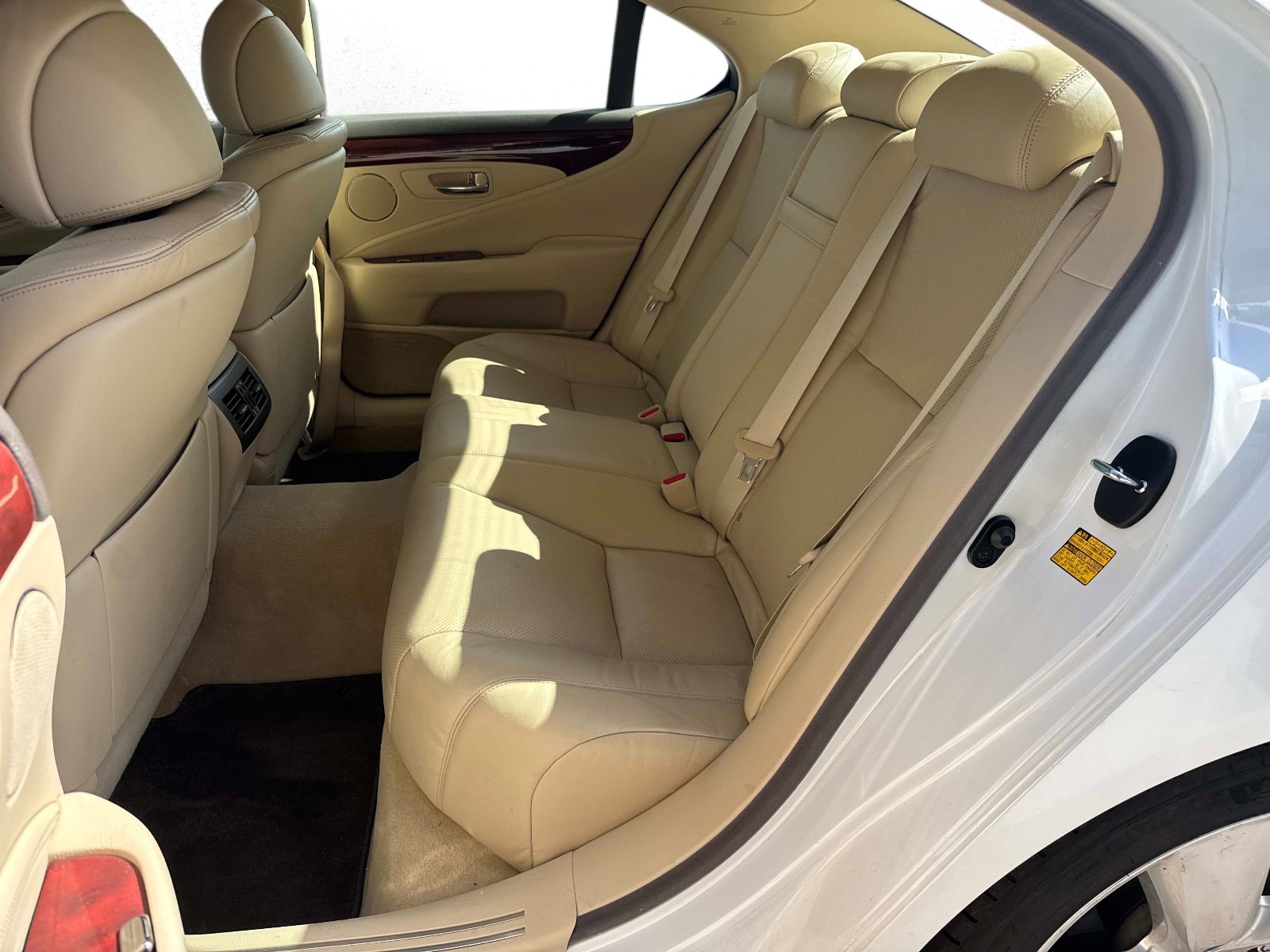 Used 2012 Lexus LS 460 w/ Comfort Pkg image 12