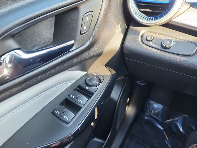 Used 2025 Chevrolet Trax LT w/ LT Convenience Package image 34