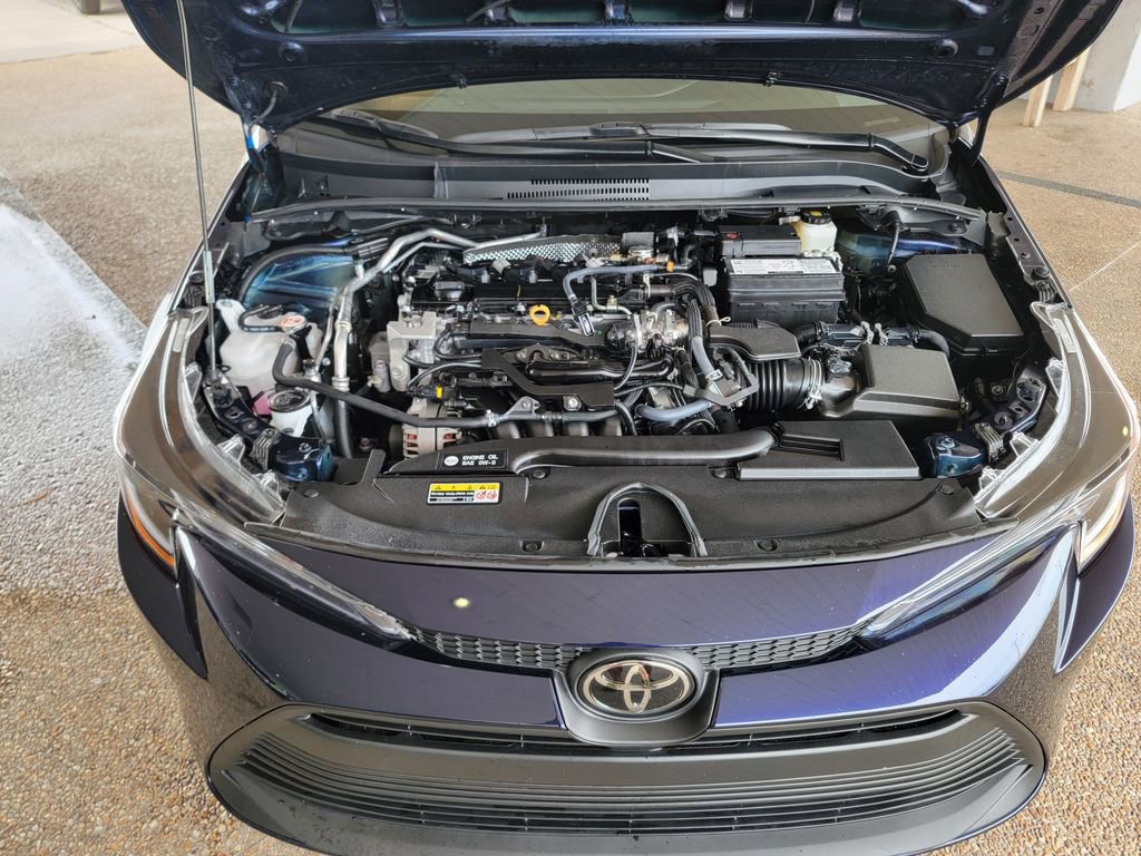 Used 2025 Toyota Corolla LE FWD image 10