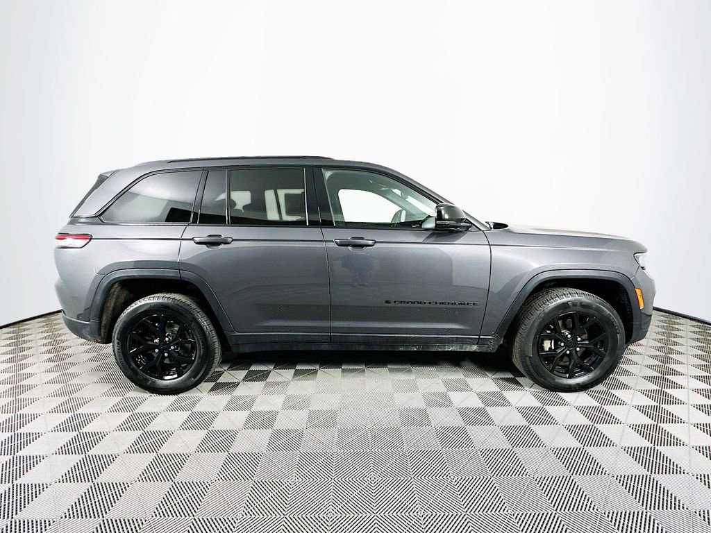 Certified 2024 Jeep Grand Cherokee Altitude image 14