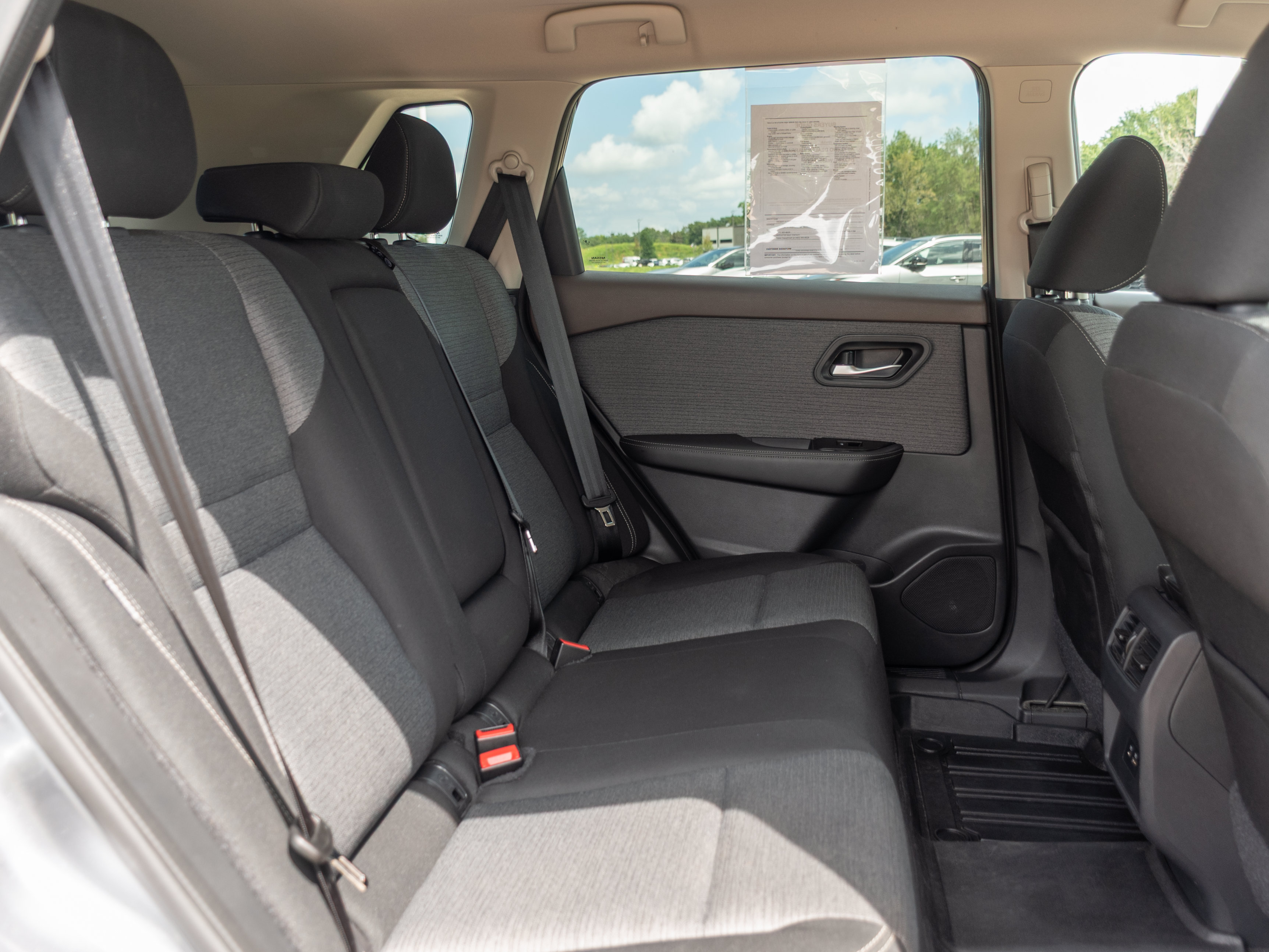 Used 2022 Nissan Rogue SV AWD/4WD image 21