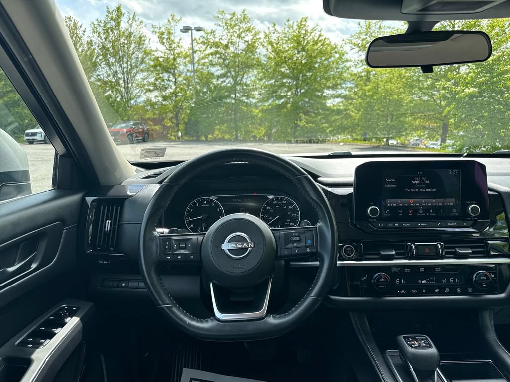 Used 2023 Nissan Pathfinder SV AWD/4WD image 26