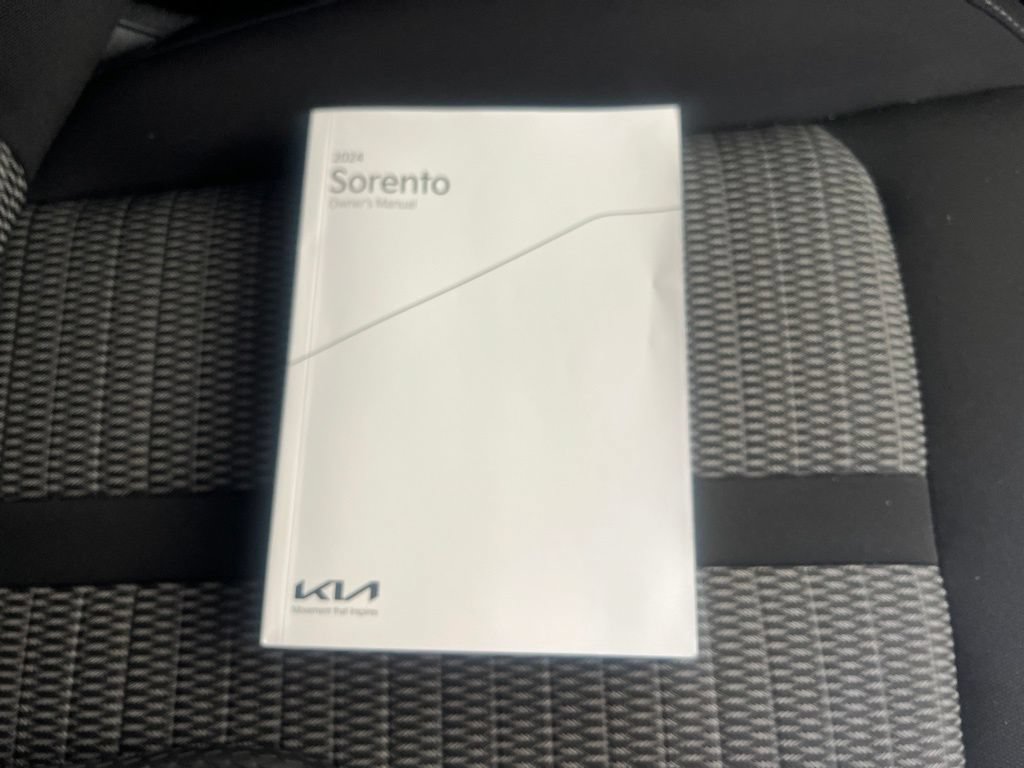 Certified 2024 Kia Sorento LX FWD image 25