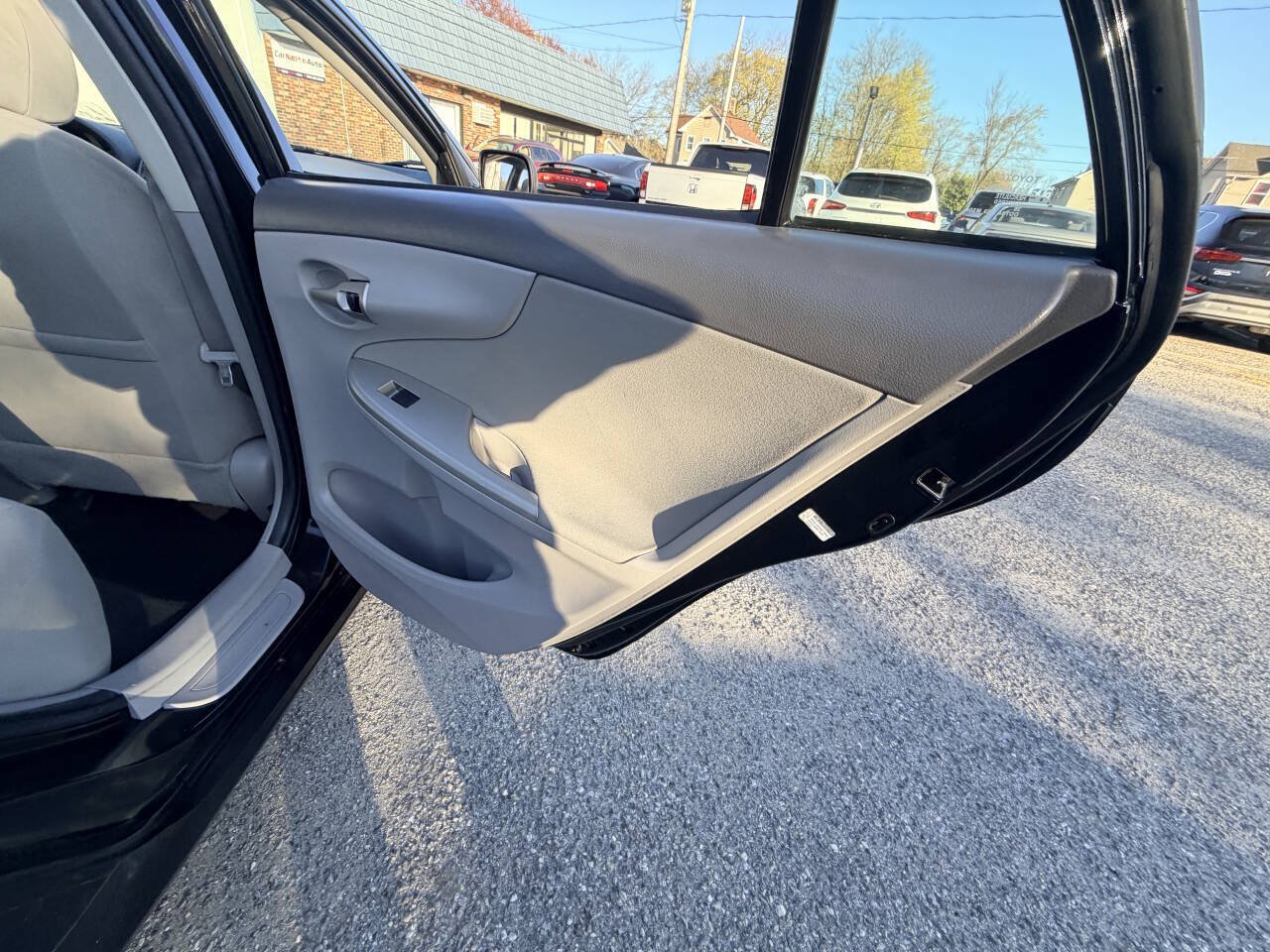 Used 2010 Toyota Corolla LE w/ All Weather Guard Pkg FWD image 20