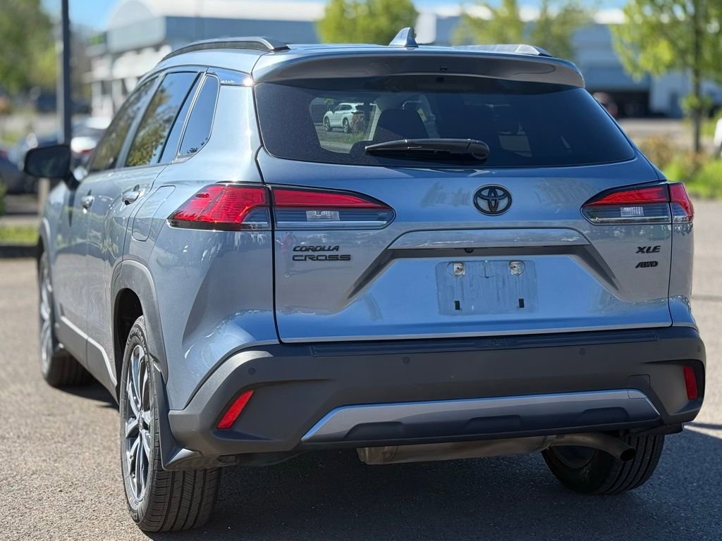 Used 2024 Toyota Corolla Cross XLE w/ Convenience Package image 3