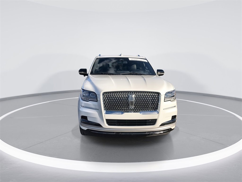 Used 2024 Lincoln Navigator L Reserve image 3