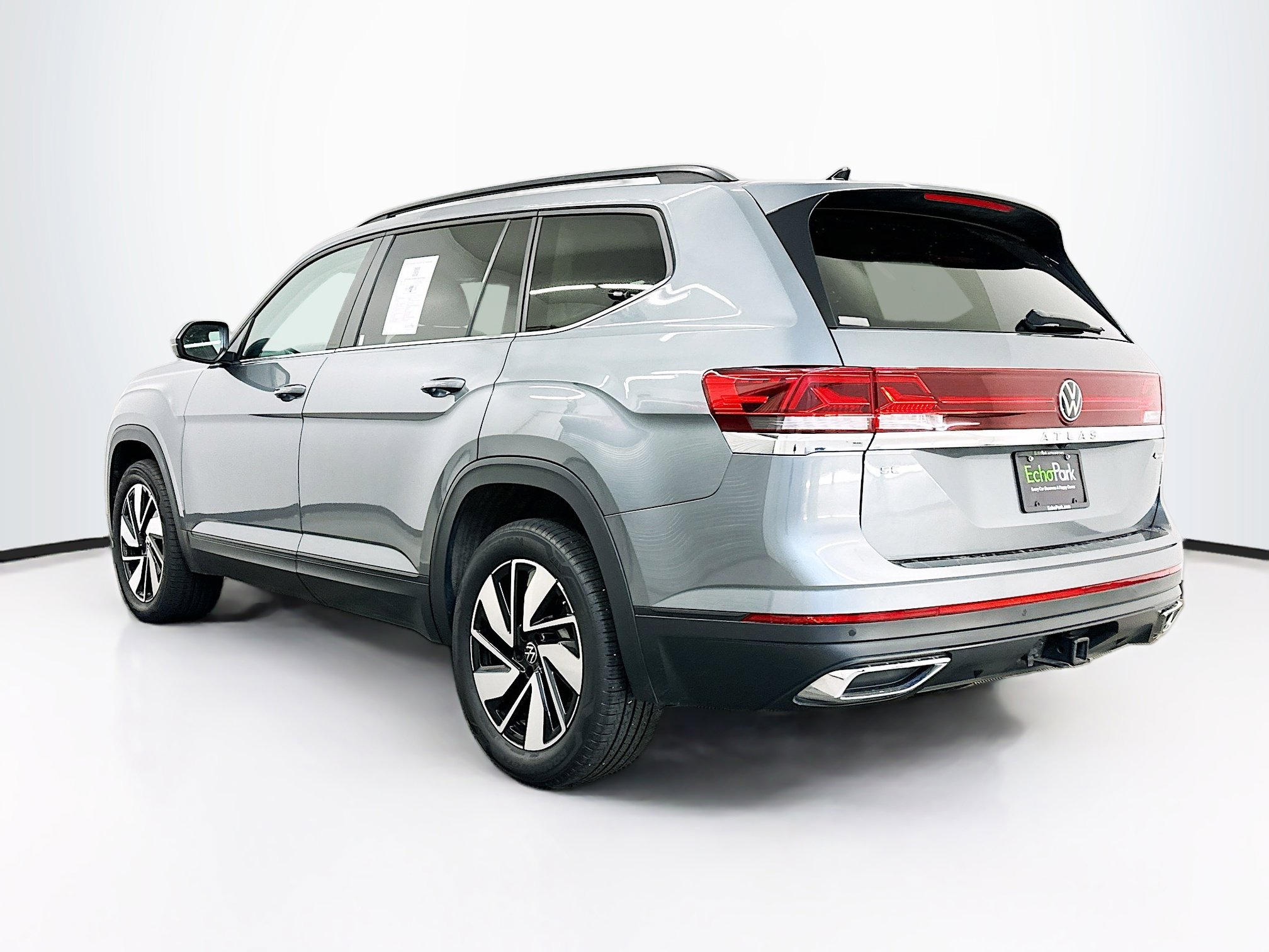 Used 2024 Volkswagen Atlas SE image 5