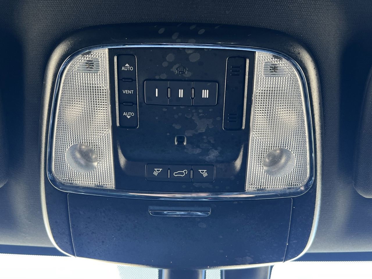 Used 2020 Jeep Grand Cherokee Limited image 18