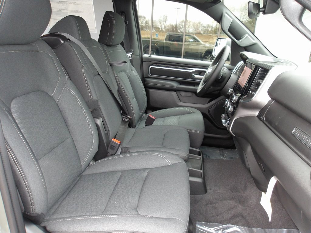 New 2026 RAM 1500 4x4 Crew Cab image 15