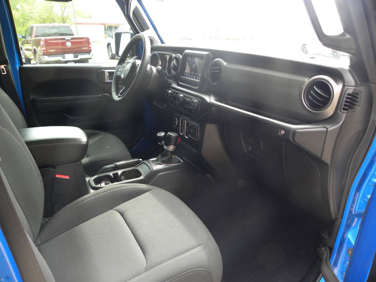 Used 2023 Jeep Gladiator Sport AWD/4WD image 14