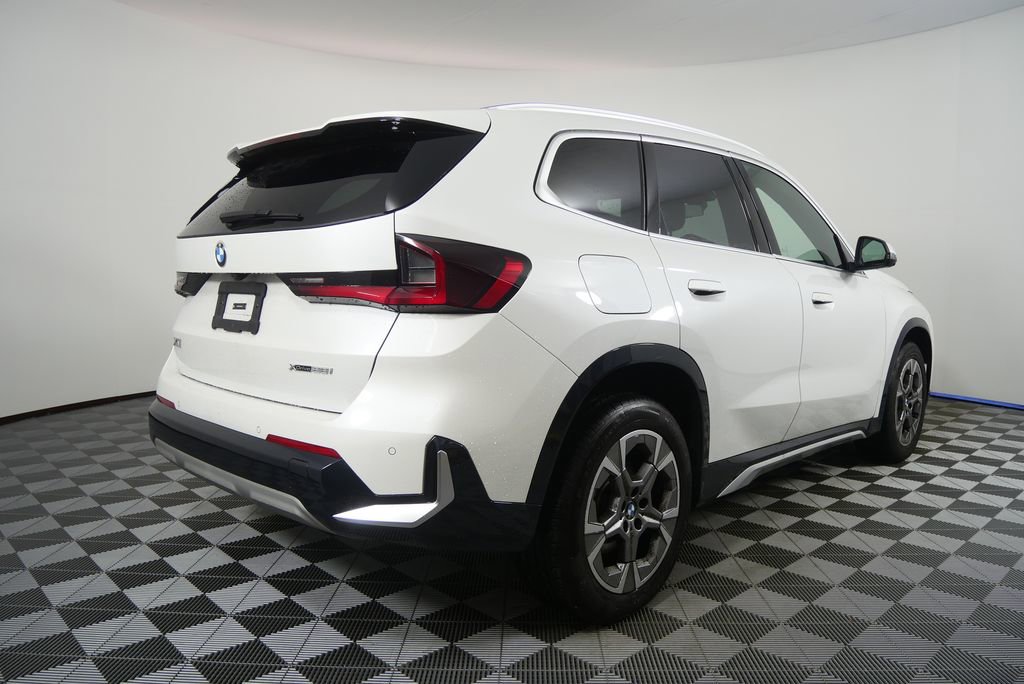Used 2023 BMW X1 xDrive28i w/ Premium Package image 3
