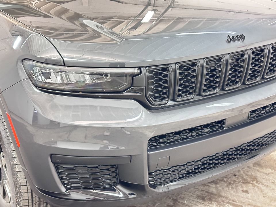 New 2025 Jeep Grand Cherokee L Altitude image 12