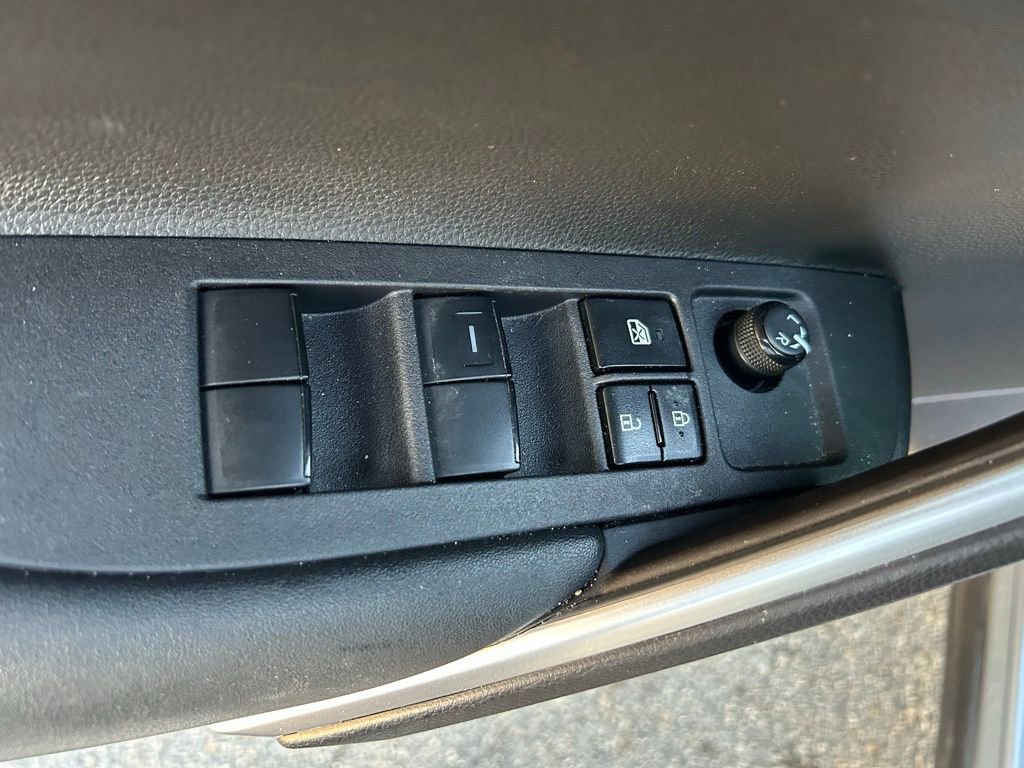 Used 2024 Toyota Corolla Cross LE image 16