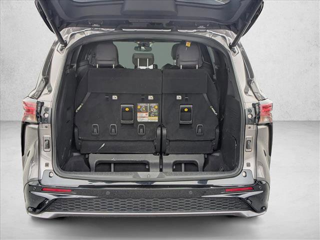 Used 2021 Toyota Sienna XSE image 7