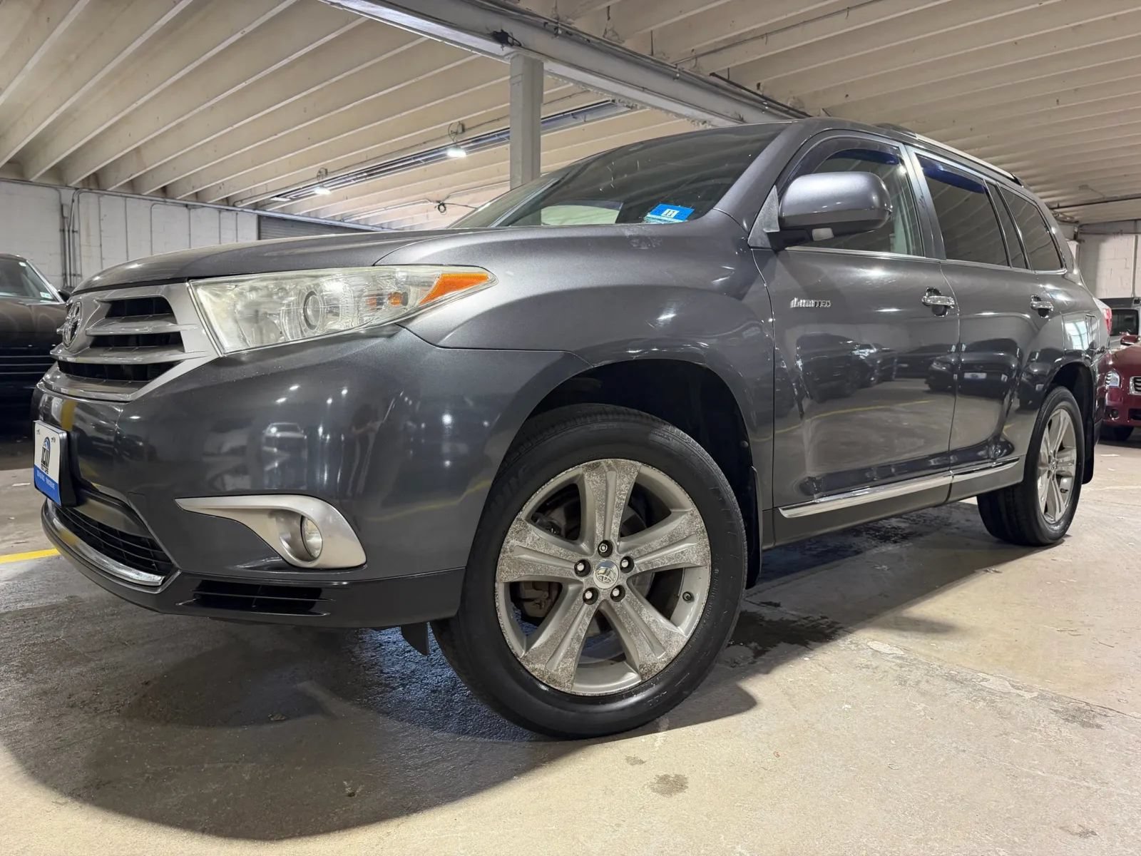 Used 2012 Toyota Highlander Limited w/ Tow Pkg AWD/4WD image 2