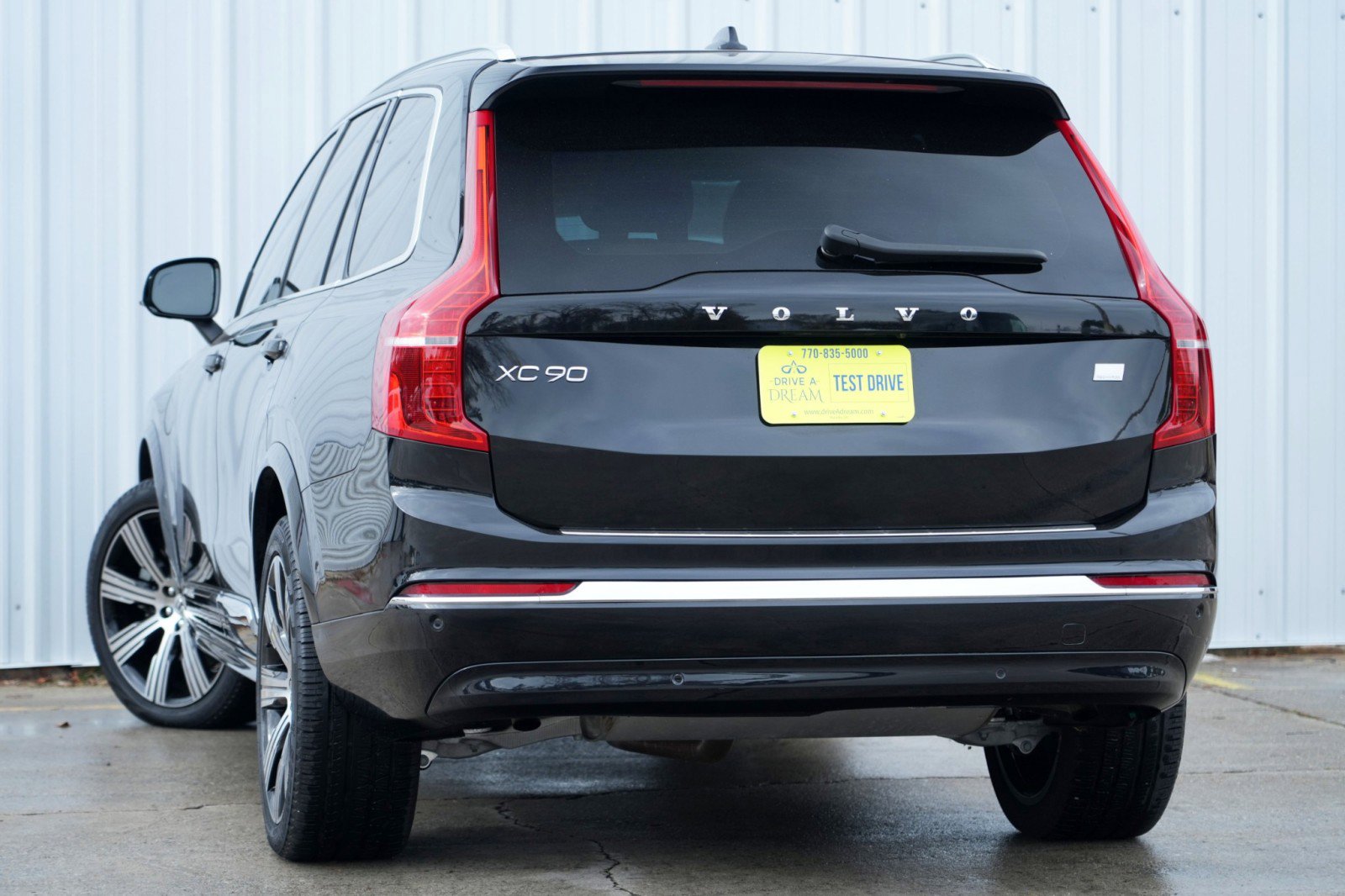 Used 2024 Volvo XC90 T8 Ultimate w/ Lounge Package image 6