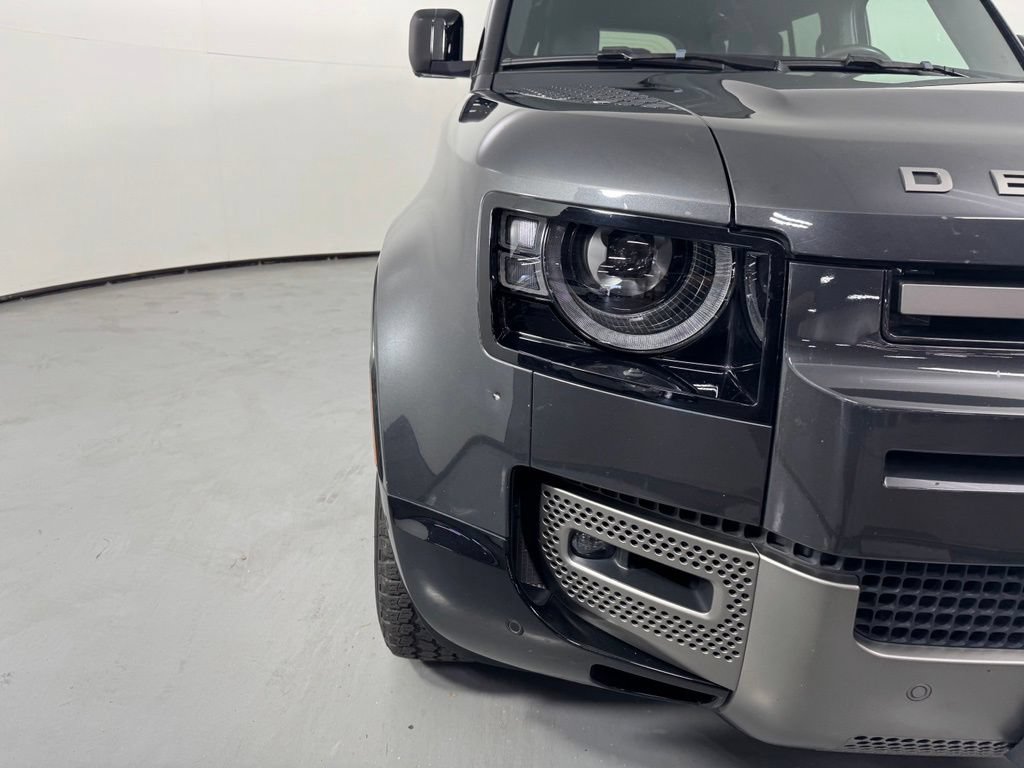 Used 2022 Land Rover Defender 110 X-Dynamic HSE AWD/4WD image 3