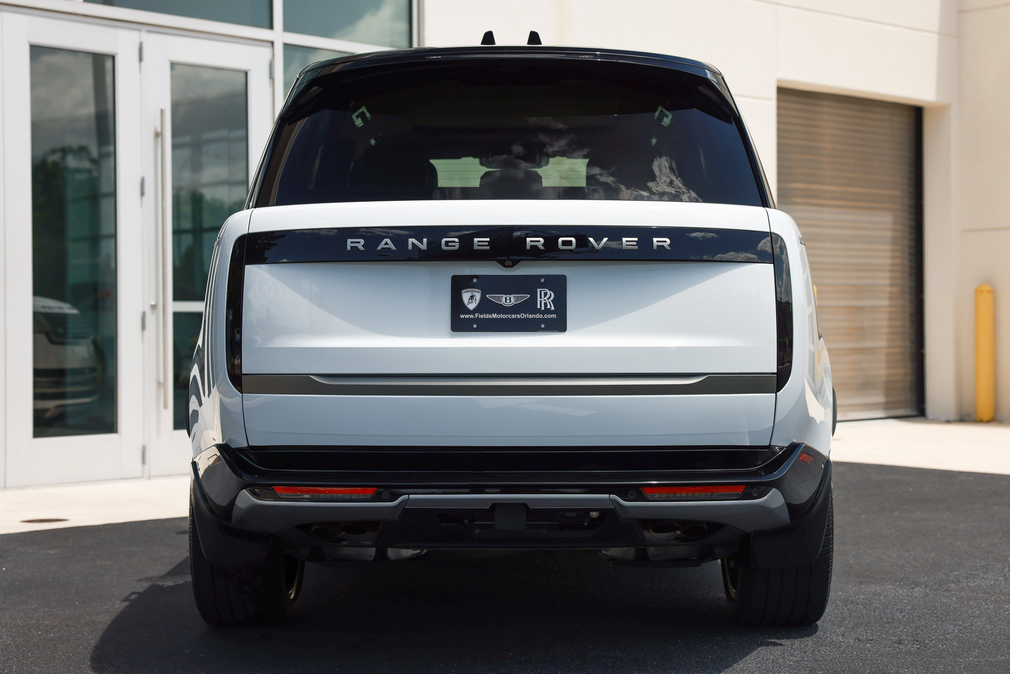 Used 2025 Land Rover Range Rover Long Wheelbase SE AWD/4WD image 12
