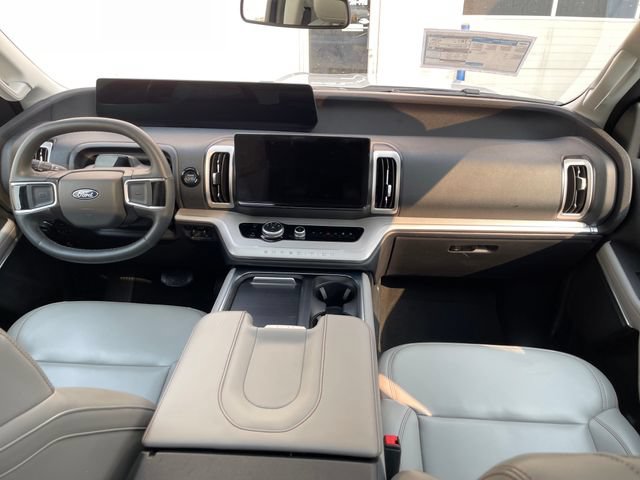 Used 2025 Ford Expedition Max Active AWD/4WD image 38