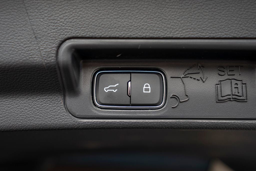 Used 2025 Ford Explorer Active image 35