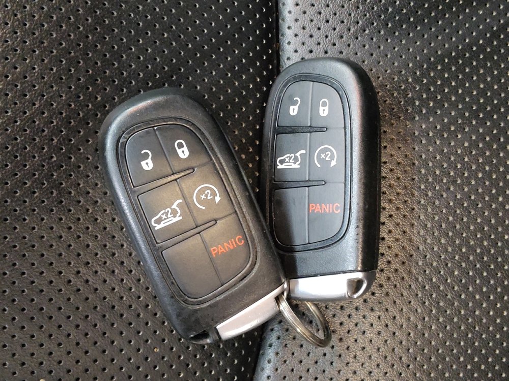 Used 2019 Jeep Cherokee Limited w/ Luxury Group image 32