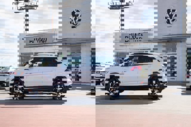 New 2026 Volkswagen Atlas Cross Sport SE image 3