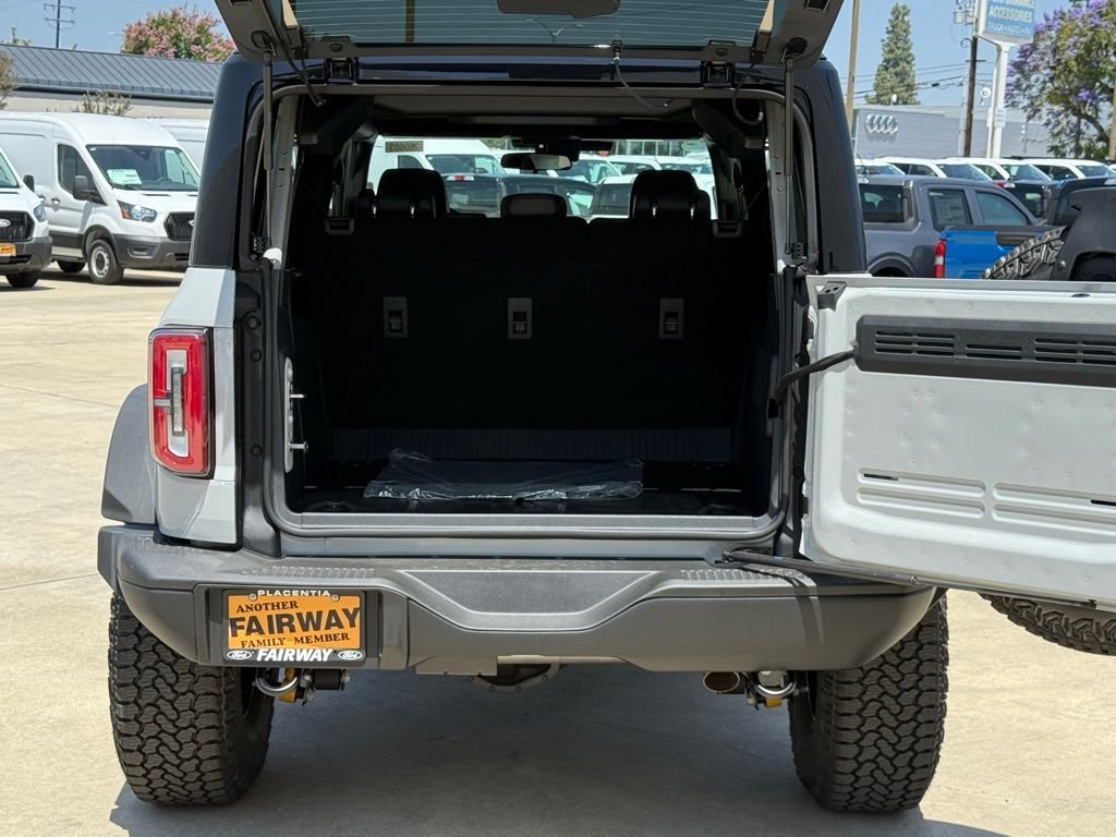New 2026 Ford Bronco Badlands w/ Sasquatch Package AWD/4WD image 16