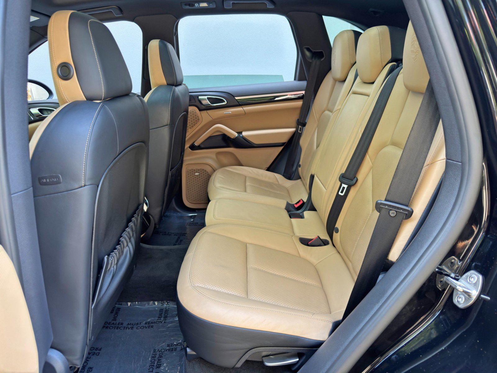 Used 2014 Porsche Cayenne Platinum Edition AWD/4WD image 36