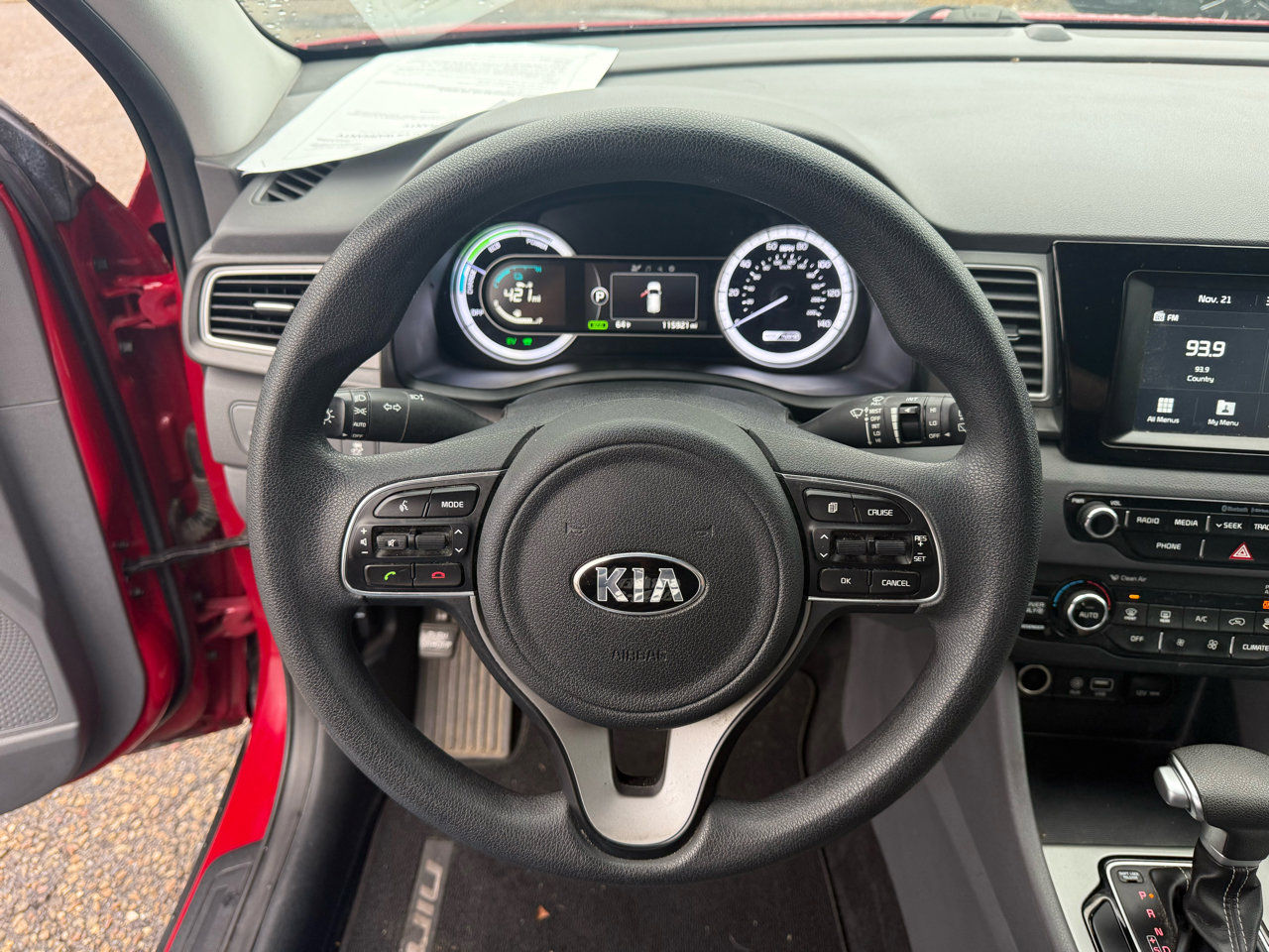 Used 2017 Kia Niro LX image 3