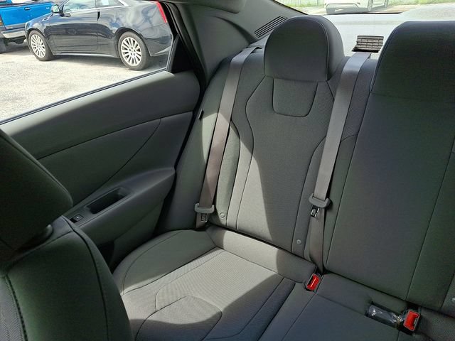 New 2026 Hyundai Elantra SE FWD image 12